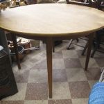639 8220 DINING TABLE